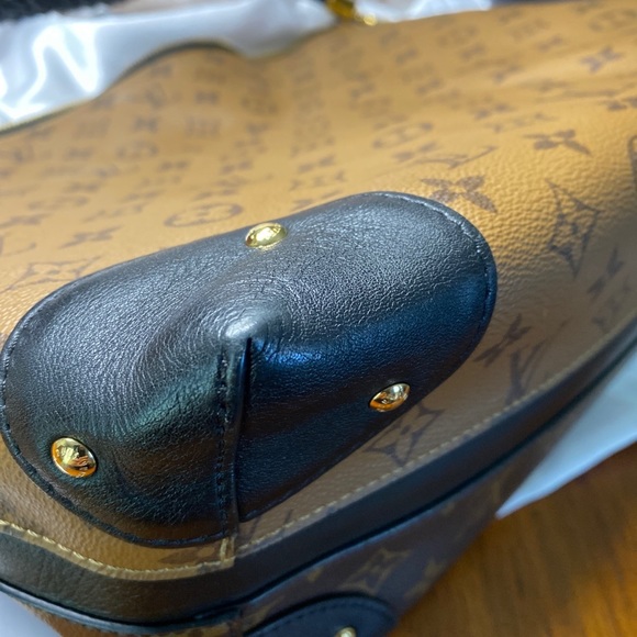 Louis Vuitton Reverse Monogram Triangle Softy Bag - Picture 8 of 16